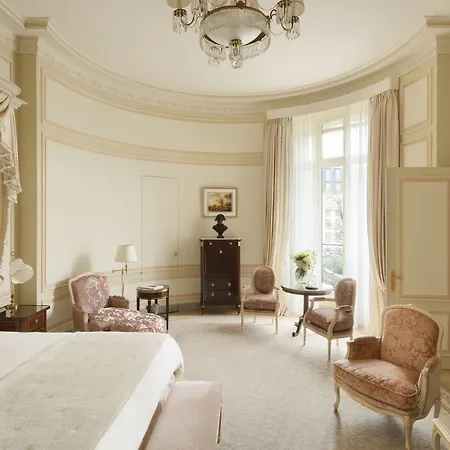 Ritz 5*