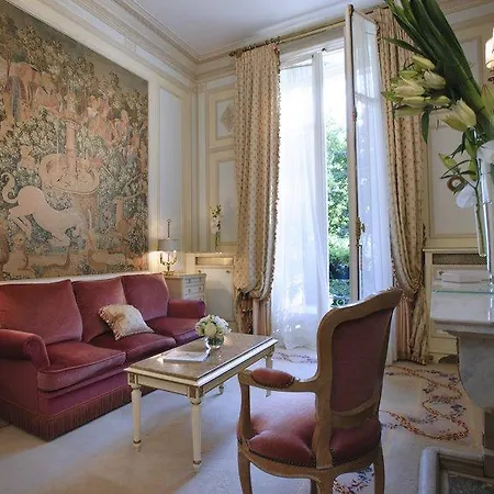 Ritz 5*